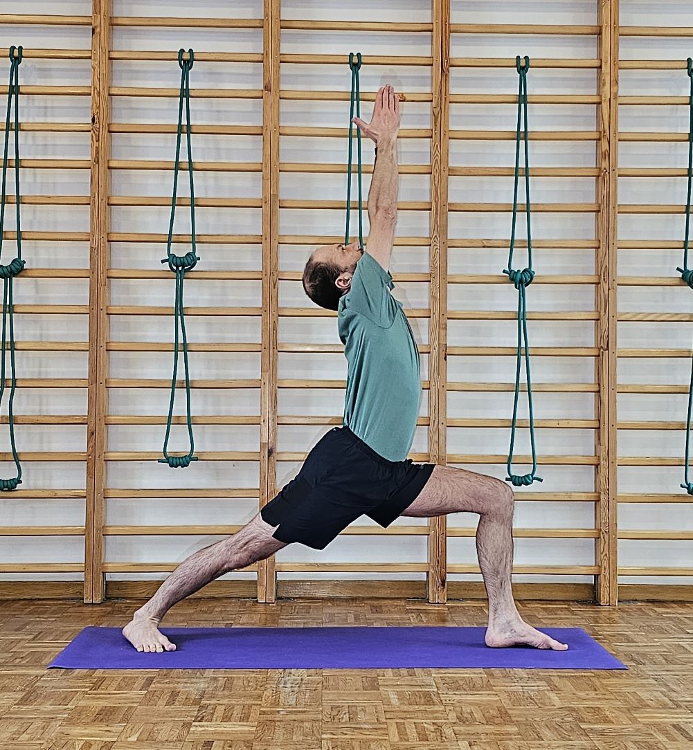 bohater 1 virabhadrasana Leszek Kawa